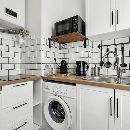 Chic And Comfortable Studio Downtown *