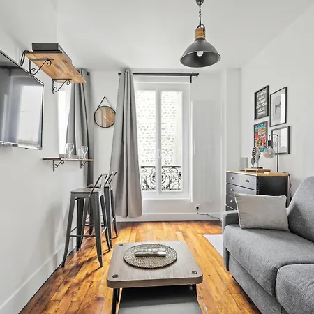 Chic And Comfortable Studio Downtown *